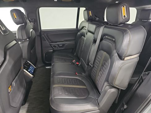 Used 2024 Rivian R1S Adventure AWD/4WD image 21