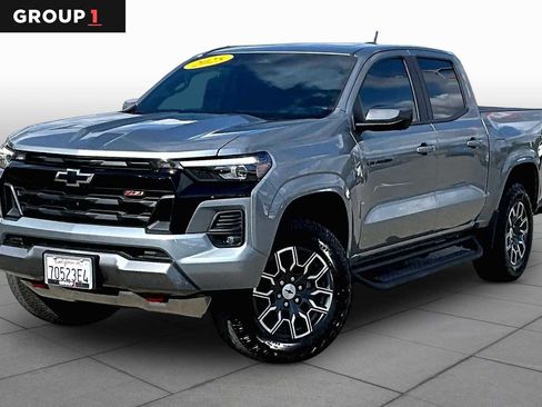 Used 2025 Chevrolet Colorado Z71 w/ Technology Package AWD/4WD image 1