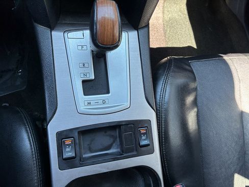 Used 2013 Subaru Outback 2.5i Limited w/ Moonroof Pkg AWD/4WD image 11