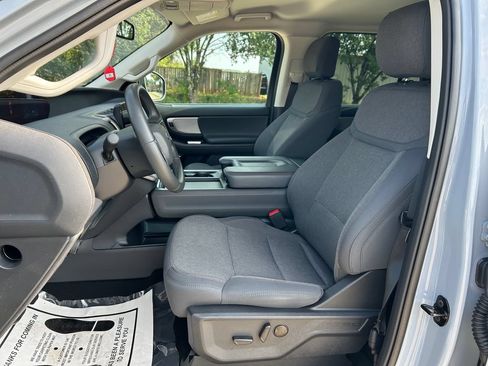 Used 2025 Ford Expedition Max Active AWD/4WD image 11