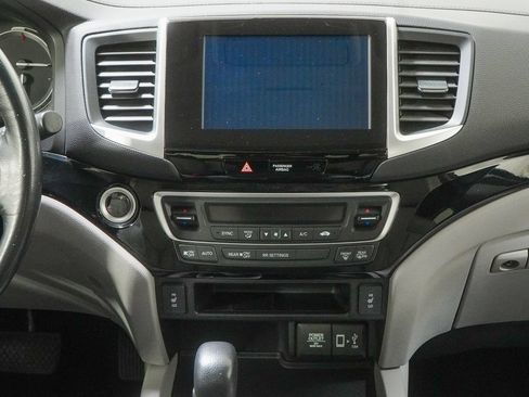 Used 2017 Honda Ridgeline RTL-E image 29