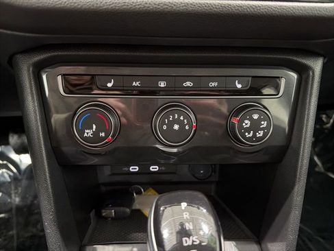 Used 2024 Volkswagen Tiguan S image 18