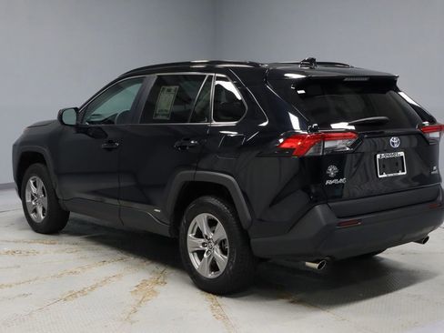 Used 2024 Toyota RAV4 LE AWD/4WD image 9