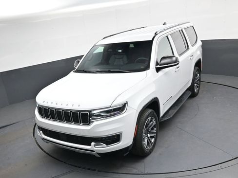 Used 2024 Jeep Wagoneer Series II image 37