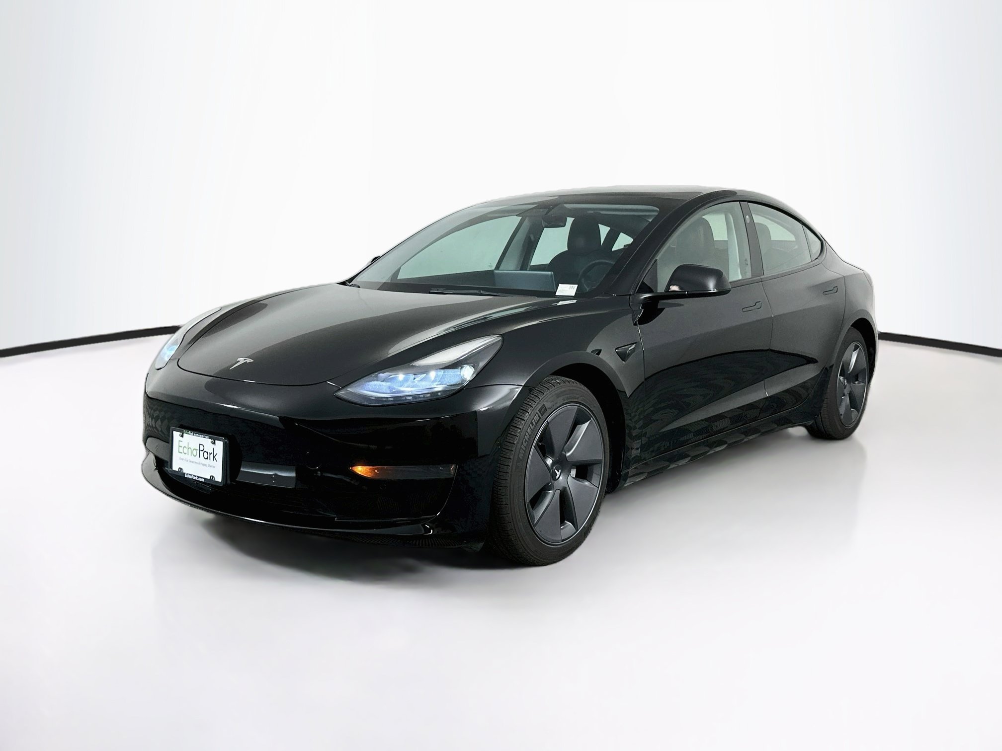 Used 2022 Tesla Model 3 Standard Range RWD image 3