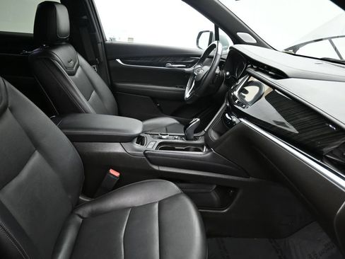 Used 2023 Cadillac XT6 Premium Luxury FWD image 13