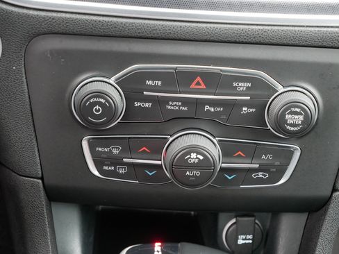 Used 2018 Dodge Charger GT image 23