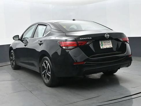Used 2025 Nissan Sentra SV FWD image 9