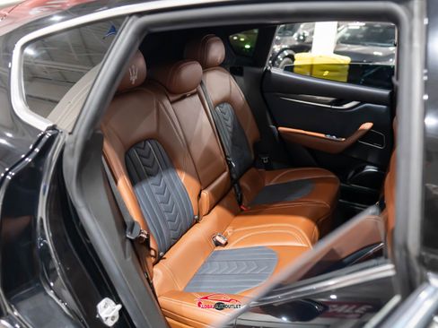 Used 2019 Maserati Levante S GranLusso image 18