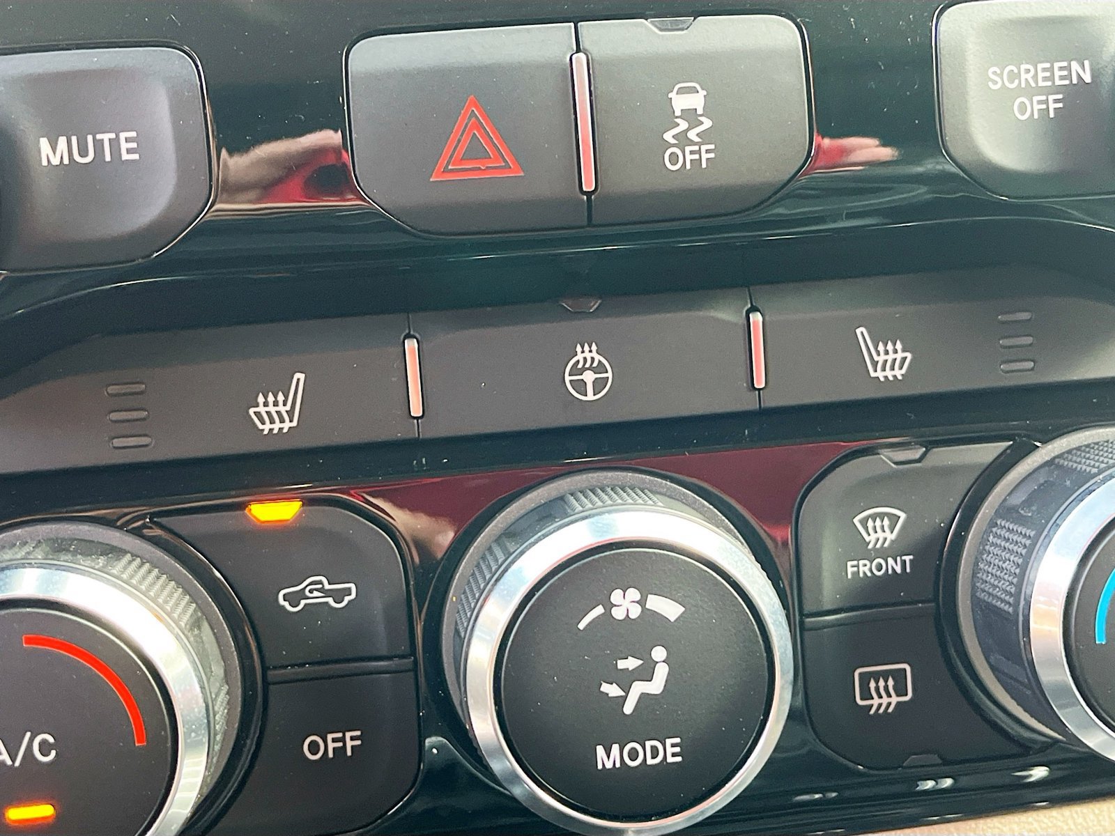 Used 2021 RAM 3500 Laramie w/ Cold Weather Group AWD/4WD image 19