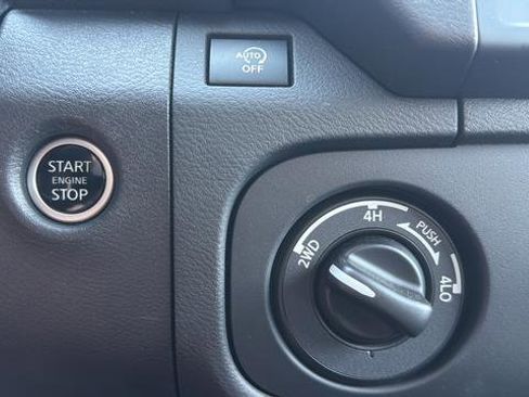 Used 2025 Nissan Frontier PRO-4X AWD/4WD image 21