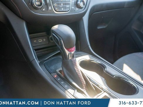 Used 2022 Chevrolet Equinox RS w/ LPO, Floor Liner Package image 10