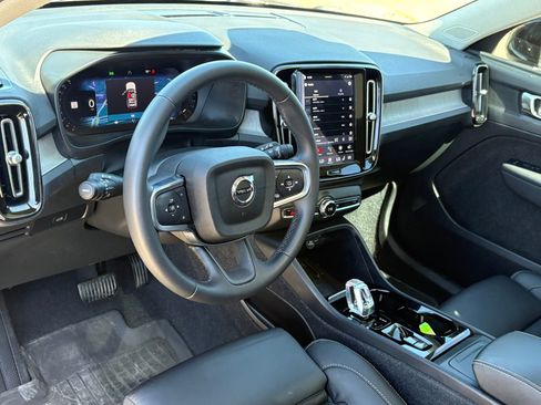 Certified 2023 Volvo XC40 B5 Plus w/ Protection Package Premier image 15