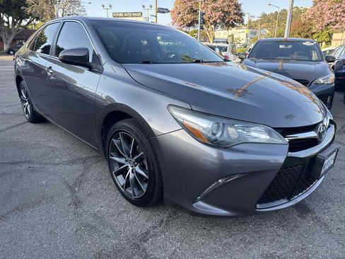 Used 2015 Toyota Camry XSE FWD image 1