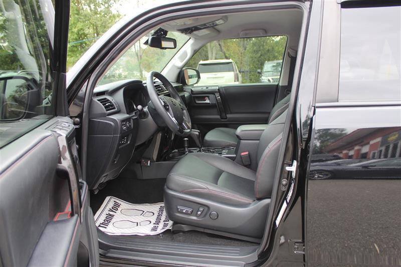 Used 2020 Toyota 4Runner TRD Off-Road Premium AWD/4WD image 10