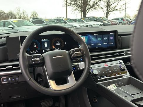 Used 2025 Hyundai Santa Fe SEL image 13