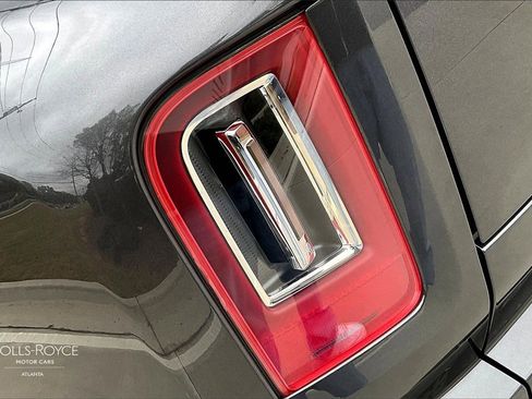 Certified 2022 Rolls-Royce Cullinan Black Badge w/ Dark Exterior Package image 26