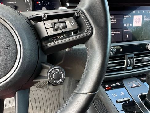 Certified 2023 Porsche Macan Turbo AWD/4WD image 17