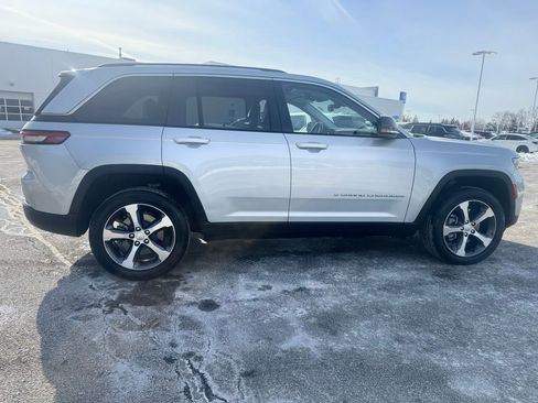 Used 2023 Jeep Grand Cherokee 4WD 4xe image 4
