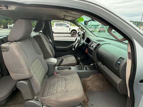 Used 2013 Nissan Frontier S w/ S Preferred Pkg RWD image 11