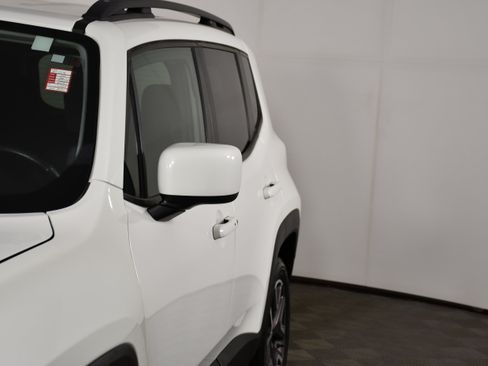 Used 2015 Jeep Renegade Latitude w/ Cold Weather Group II AWD/4WD image 13