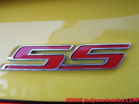 Used 2015 Chevrolet Camaro SS w/ RS Package RWD image 2