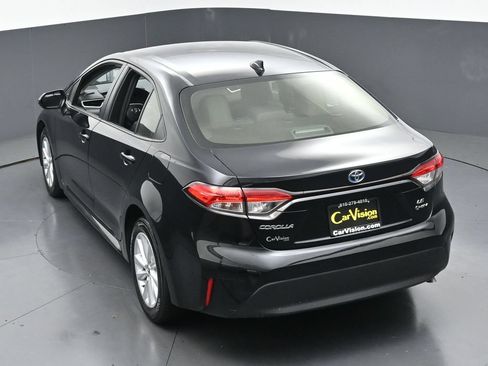 Used 2025 Toyota Corolla LE w/ LE Premium Package FWD image 3