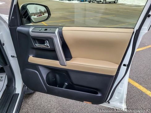 Used 2020 Toyota 4Runner SR5 image 29