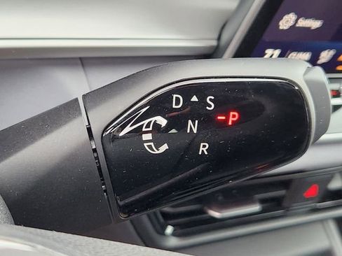 New 2026 Volkswagen Tiguan SE R-Line image 18