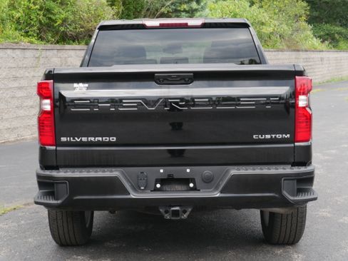 Certified 2022 Chevrolet Silverado 1500 Custom AWD/4WD image 6