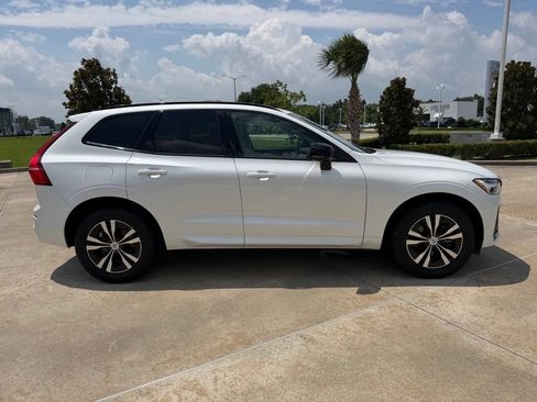 Used 2024 Volvo XC60 B5 Core AWD/4WD image 6