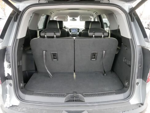 Used 2023 GMC Acadia SLT image 18