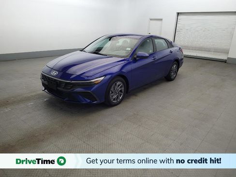 Used 2024 Hyundai Elantra SEL FWD image 1