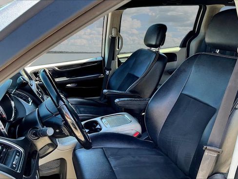 Used 2019 Dodge Grand Caravan SXT FWD image 21
