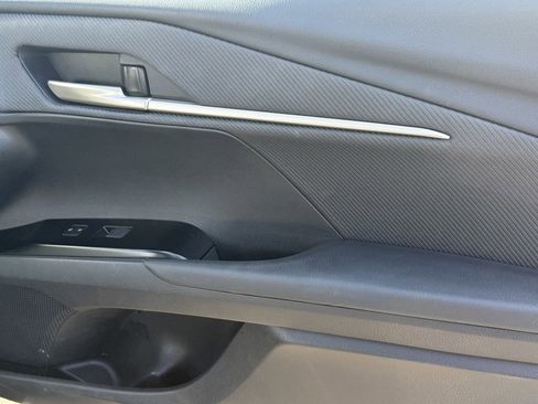 Used 2025 Toyota Camry SE image 27