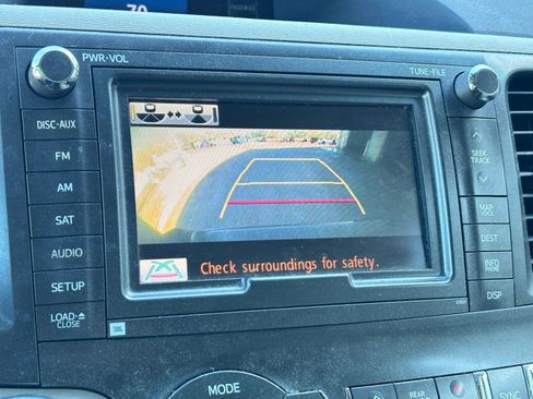 Used 2013 Toyota Sienna Limited w/ Premium Pkg image 8