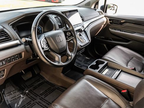 Used 2020 Honda Odyssey Elite image 2