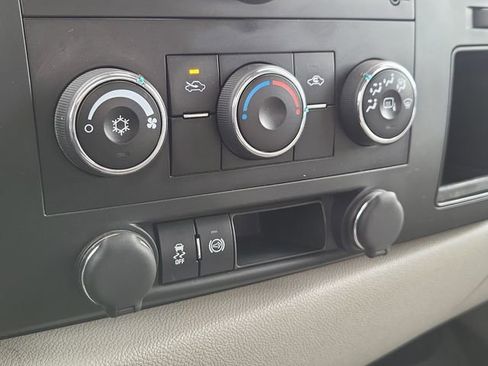 Used 2013 GMC Sierra 2500 SLE w/ Suspension Package, Off-Road image 27