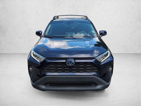 Used 2021 Toyota RAV4 XLE AWD/4WD image 2