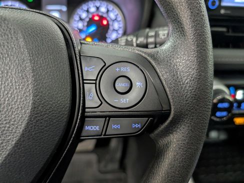 Used 2022 Toyota RAV4 XLE image 18