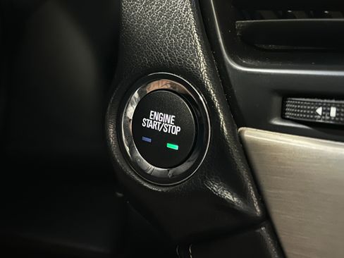 Used 2018 GMC Yukon Denali w/ Denali Ultimate Package image 11