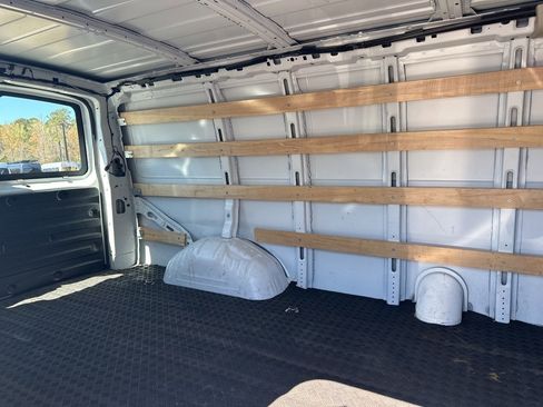 Used 2023 GMC Savana 2500 w/ Driver Convenience Package image 11