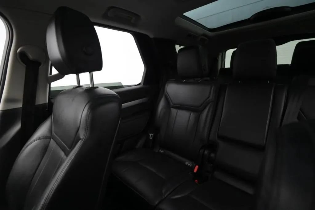Used 2020 Land Rover Discovery Landmark AWD/4WD image 42