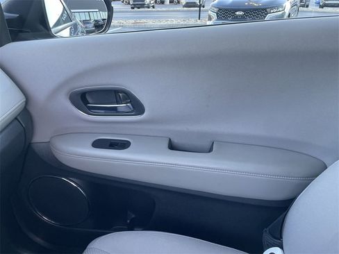 Used 2016 Honda HR-V EX image 21