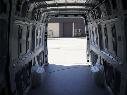 Used 2023 Mercedes-Benz Sprinter 2500 image 11