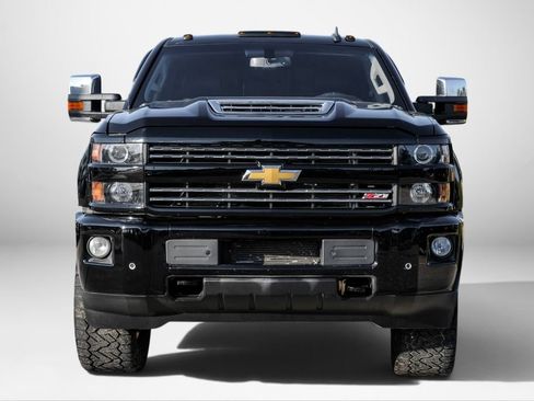 Used 2019 Chevrolet Silverado 2500 LTZ w/ Duramax Plus Package AWD/4WD image 3