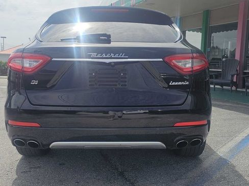 Used 2017 Maserati Levante w/ Luxury Package AWD/4WD image 21