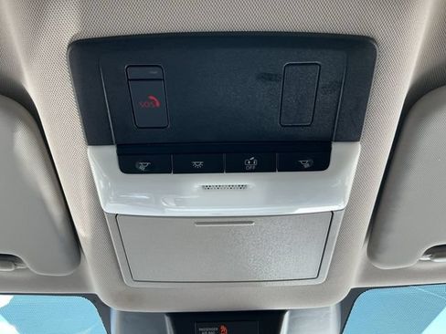 Used 2025 Nissan Rogue SV FWD image 24