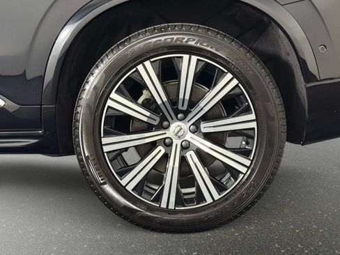 Used 2025 Volvo XC90 B6 Plus AWD/4WD image 12