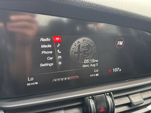 Used 2018 Alfa Romeo Giulia AWD image 26